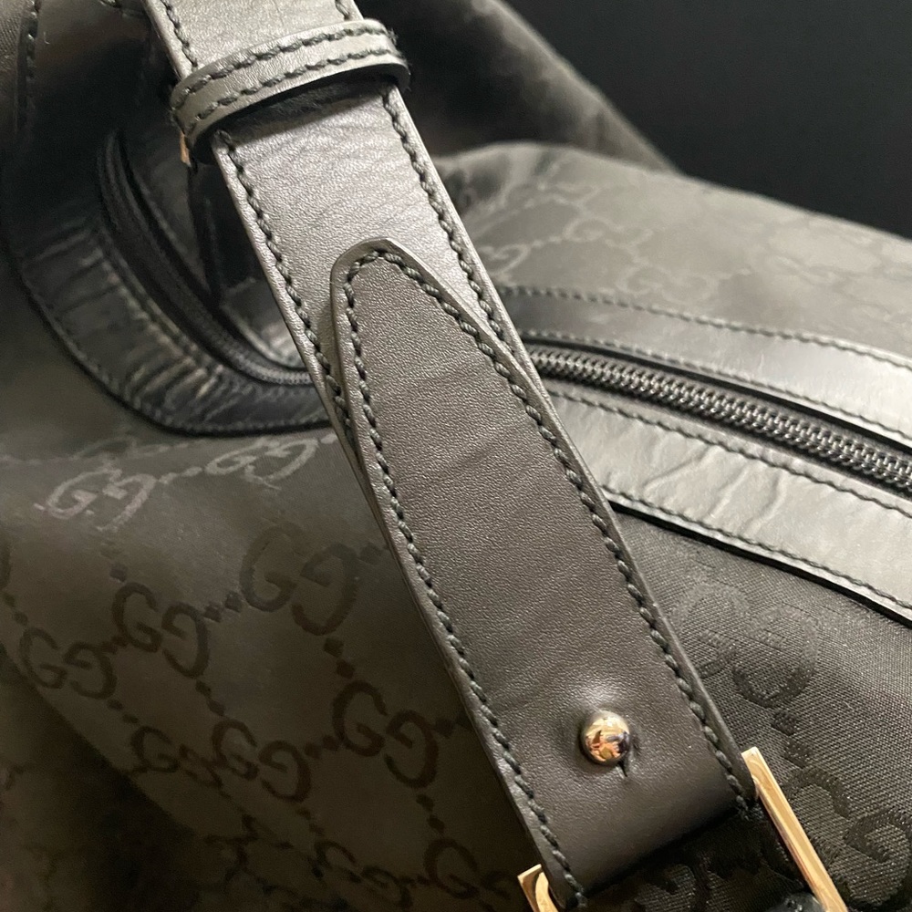 AUTHENTIC Gucci black duffel bag - Picture 5 of 7